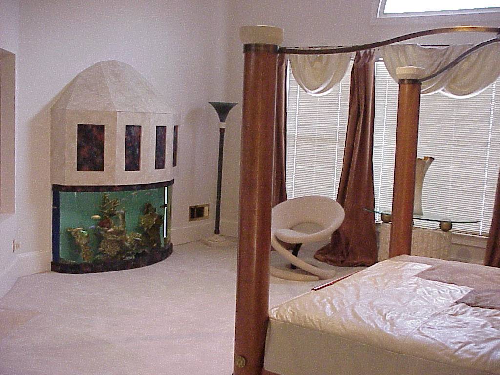 Use an aquarium instead of a fireplace